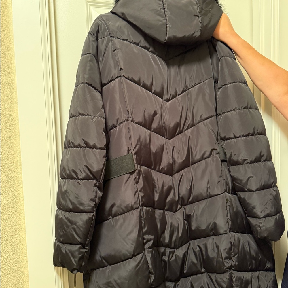 Calvin Klein Charcoal Puffer Jacket with Faux Fur - Picture 4 of 4